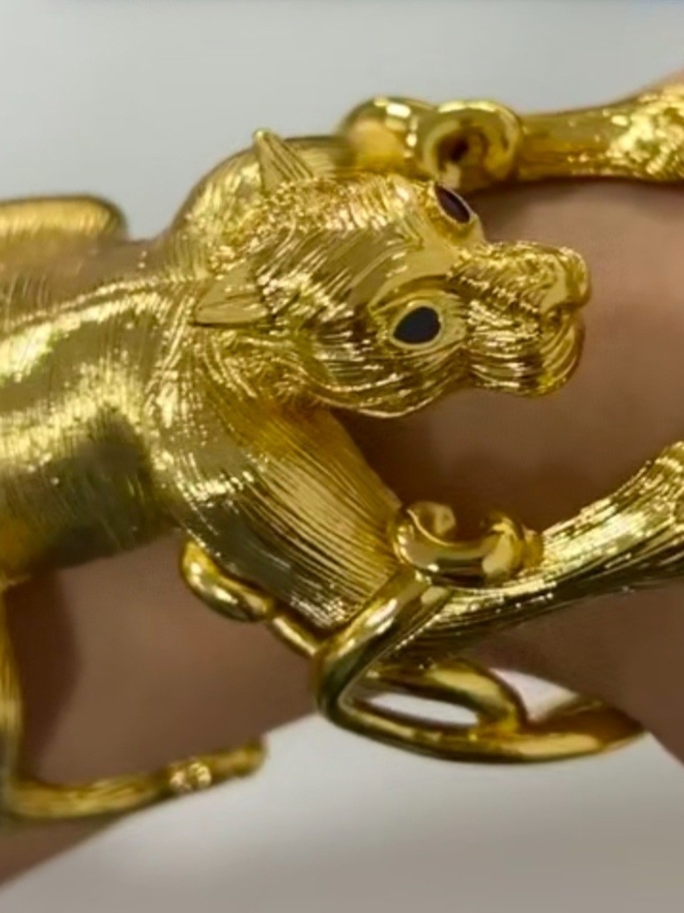Source Unknown Gold-tone Lion Cuff Bracelet & Ring - Picture 2 of 9